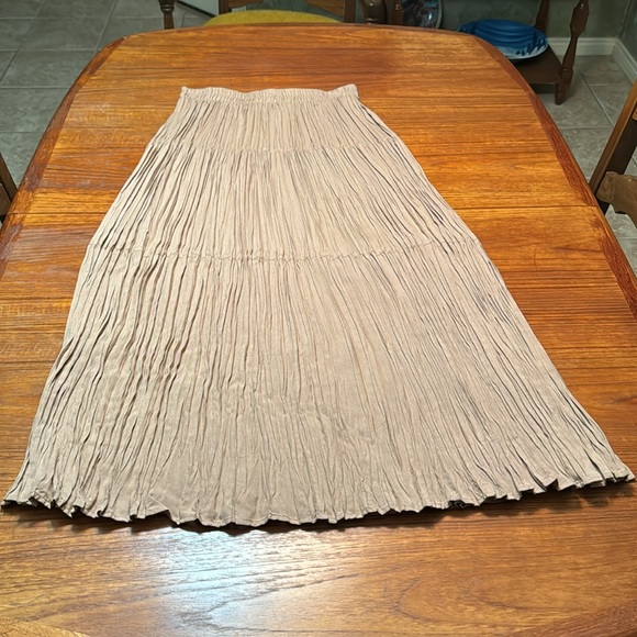 New Frontier Clothing Pull-On Skirt - Picture 3 of 11